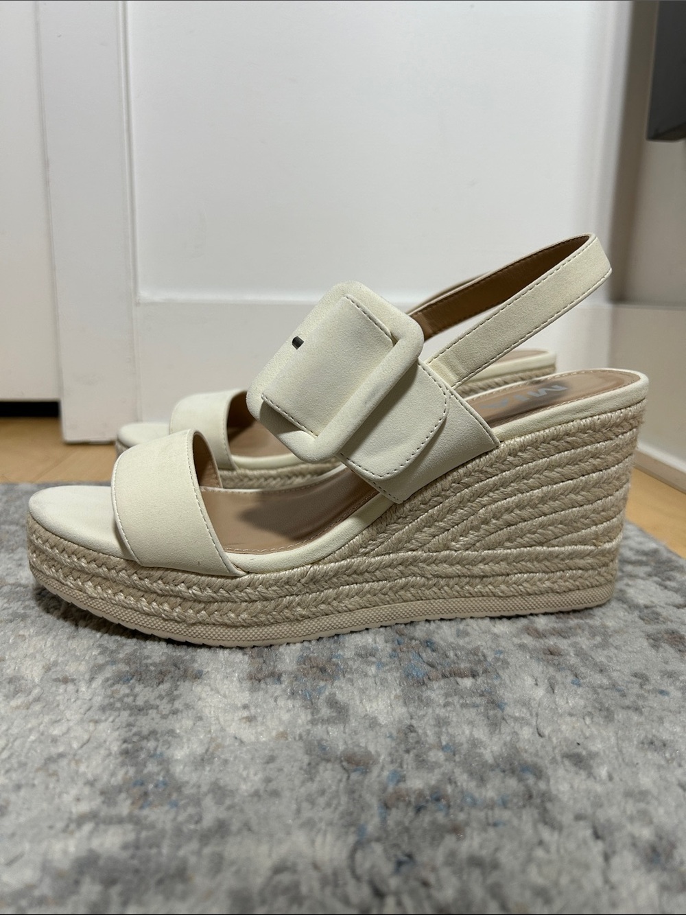 🤍 MIA Ivory Platform Sandals | Chunky Buckle Detail | Brand New | Size 7